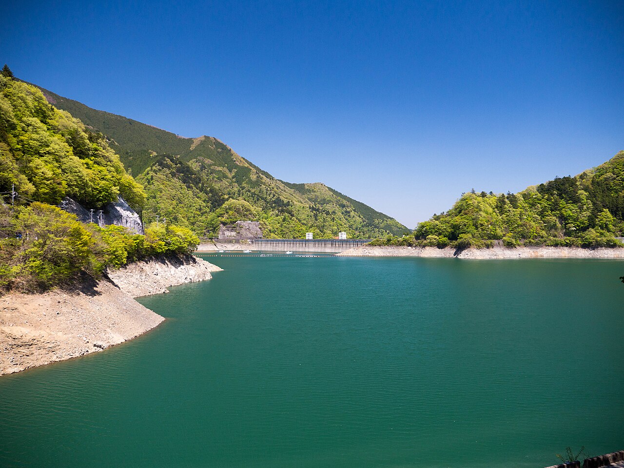 小河内ダム付近の奥多摩湖(2013年撮影)