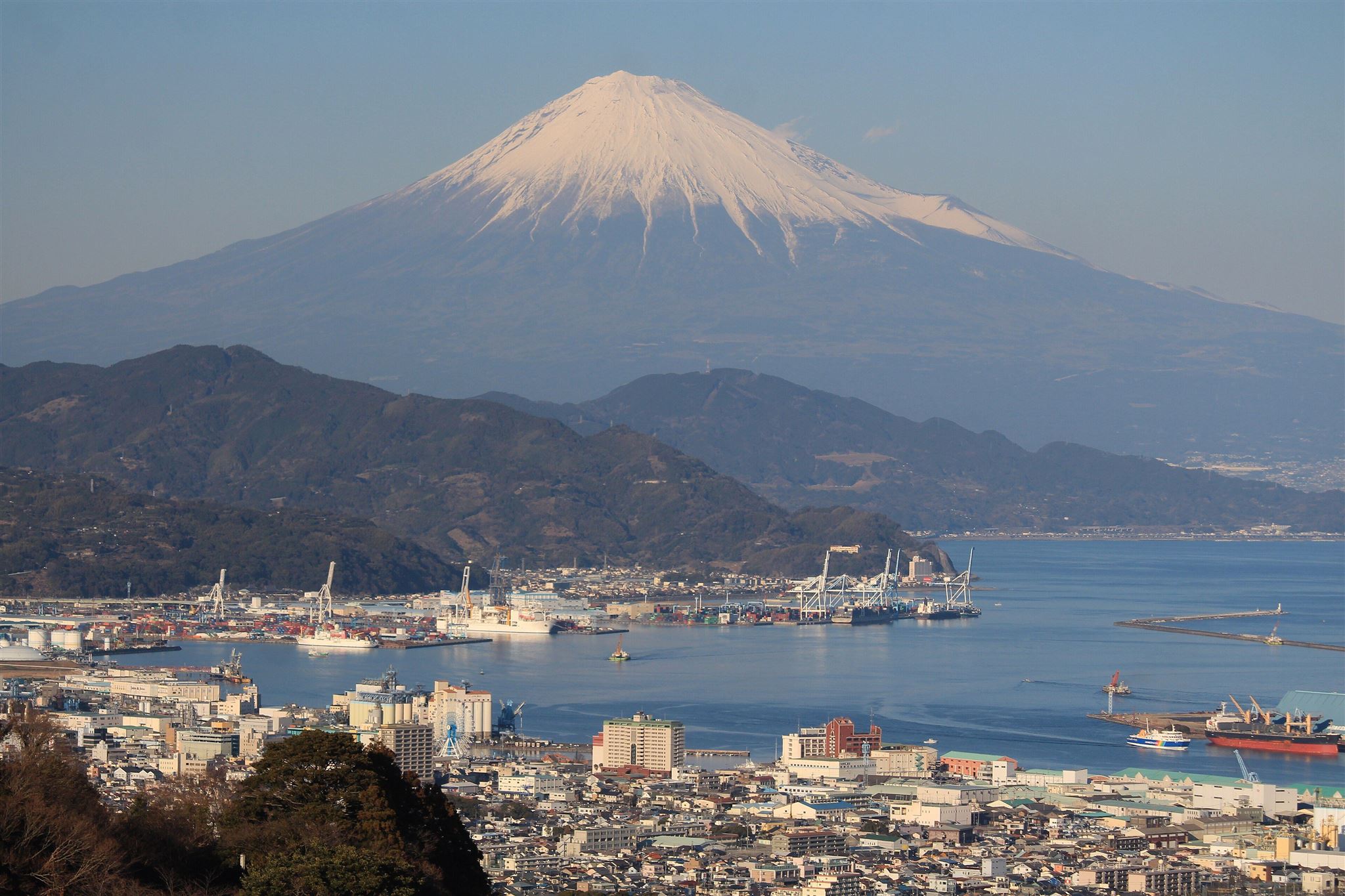日本平から見た富士山と清水港