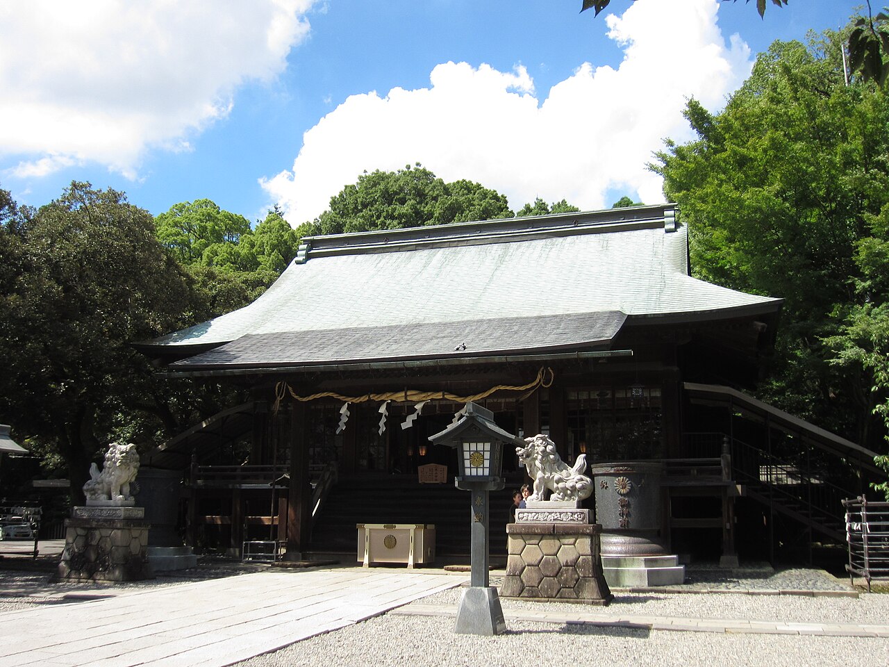 宇都宮二荒山神社の拝殿の実写写真